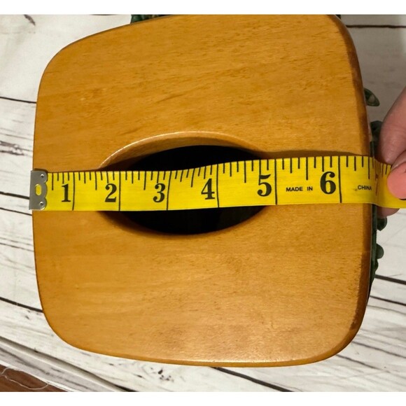 Longaberger 1998 Tissue Basket w/ Liner & Lid - Picture 9 of 9